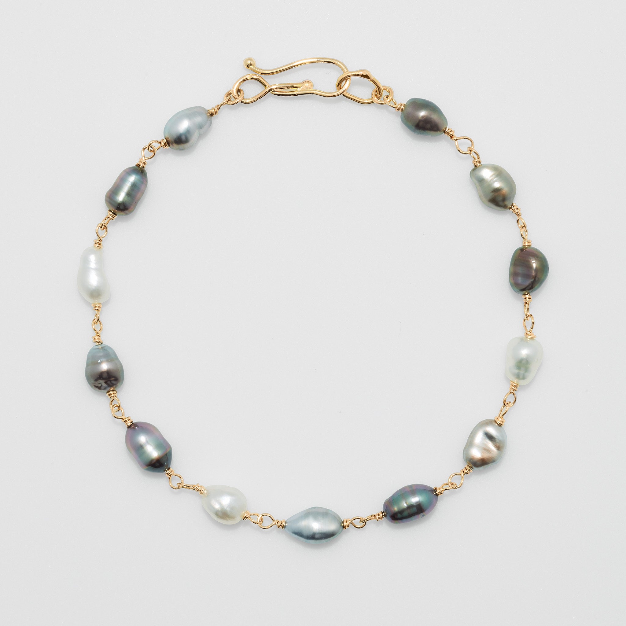 Keshi pearl and 18k yellow gold link bracelet